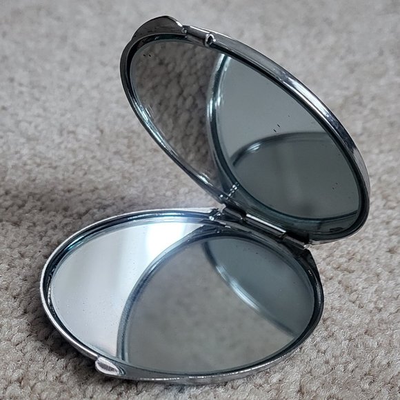 Vintage Double Mirror Round Compact - Picture 2 of 5